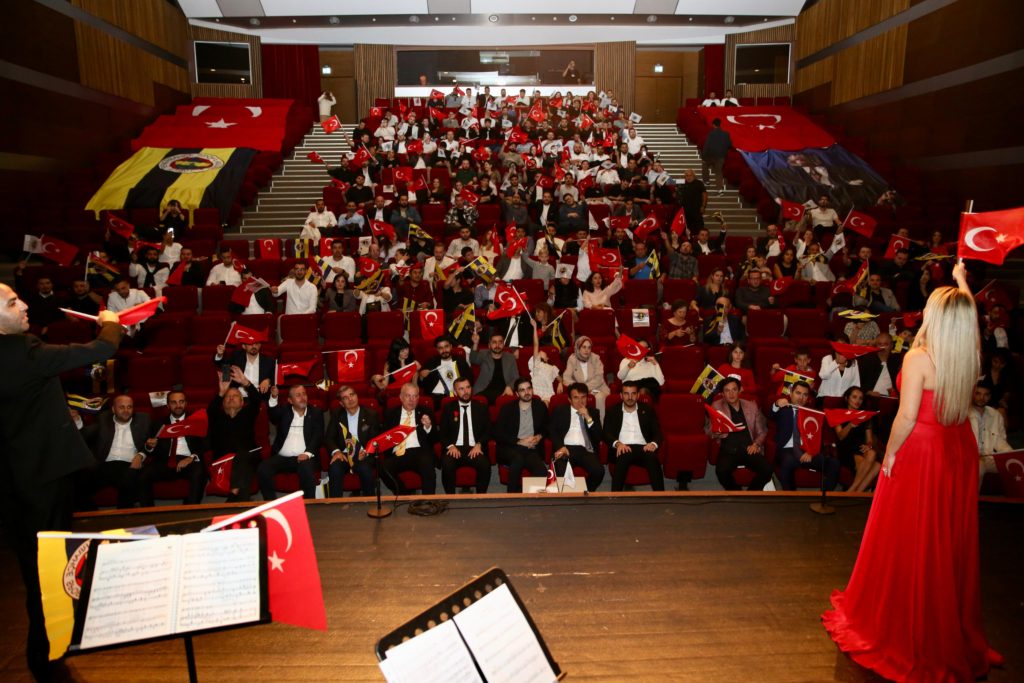 ÜNİFEB Mezunlar Derneği Cumhuriyet Bayramı’nı  Coşkuyla Kutladı!